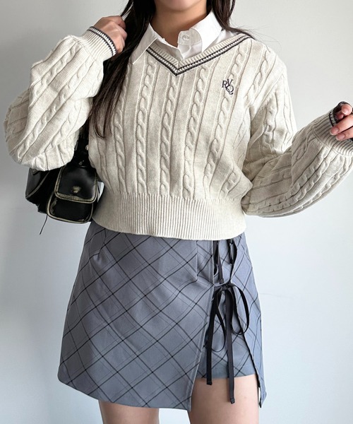 apres jour mignon(アプレジュールミニョン)の「クロップドケーブルニット【ZOZOTOWN限定アイテム】(ニット/セーター・レディース・ネイビー/ライトグレー/アイボリー・フリー/X-LARGE)」の2枚目の写真