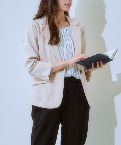 7days Life Styling(セブンデイズライフスタイリング)の「【UVカット】ストレッチダブルクロス7分袖テーラードジャケット (洗濯機OK)(テーラードジャケット・レディース・ネイビー/ライトグレー/ライトベージュ/ブラック・S/M/L/LL)」の6枚目の写真