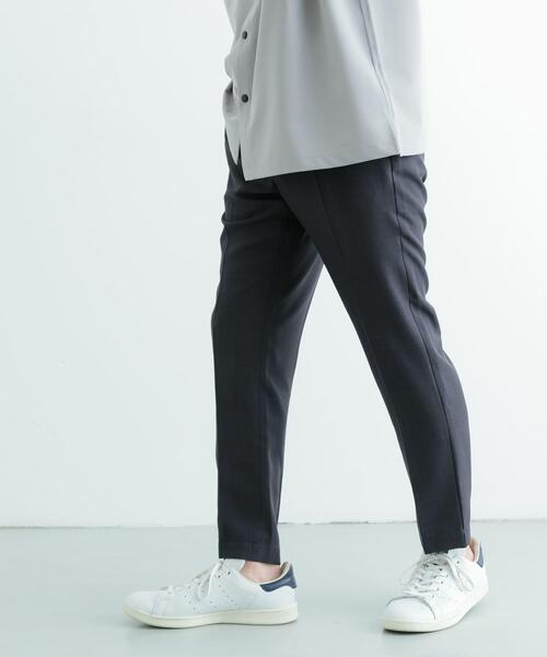 ITEMS URBANRESEARCH(アイテムズ アーバンリサーチ)の「ポリエステルトロ イージーパンツ(その他パンツ・メンズ・ベージュ/ブラック/グレー・MEDIUM/LARGE)」の6枚目の写真