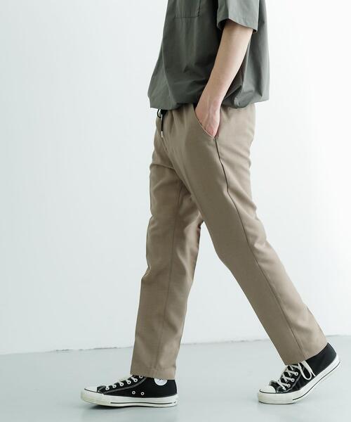 ITEMS URBANRESEARCH(アイテムズ アーバンリサーチ)の「ポリエステルトロ イージーパンツ(その他パンツ・メンズ・ベージュ/ブラック/グレー・MEDIUM/LARGE)」の17枚目の写真