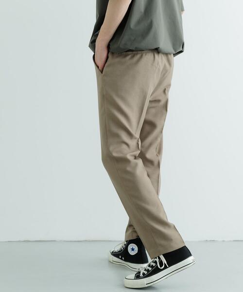 ITEMS URBANRESEARCH(アイテムズ アーバンリサーチ)の「ポリエステルトロ イージーパンツ(その他パンツ・メンズ・ベージュ/ブラック/グレー・MEDIUM/LARGE)」の18枚目の写真