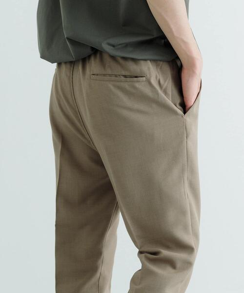 ITEMS URBANRESEARCH(アイテムズ アーバンリサーチ)の「ポリエステルトロ イージーパンツ(その他パンツ・メンズ・ベージュ/ブラック/グレー・MEDIUM/LARGE)」の19枚目の写真