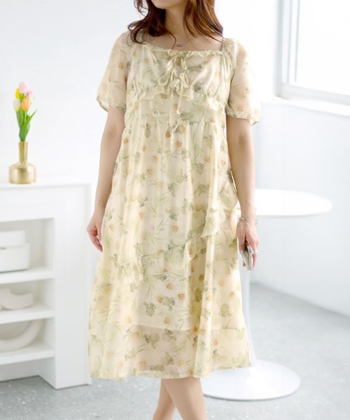GOLDJAPAN(ゴールドジャパン)の「花柄バックシャーリングワンピース【大きいサイズ対応】(ワンピース・レディース・ベージュ・5L/4L/LL/3L/6L)」の1枚目の写真