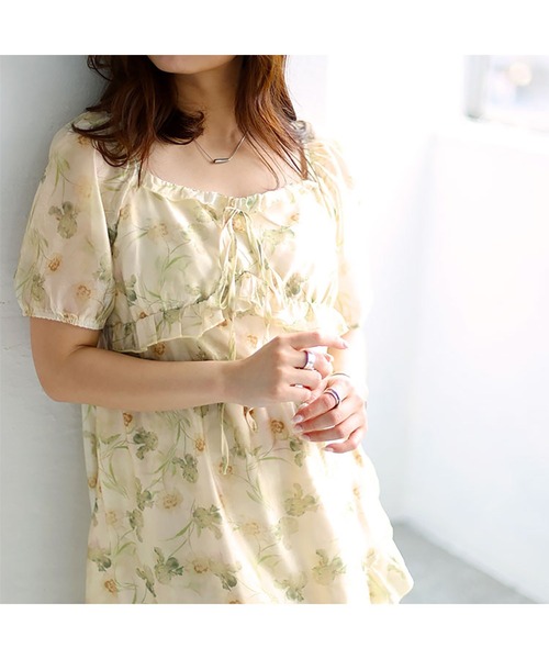 GOLDJAPAN(ゴールドジャパン)の「花柄バックシャーリングワンピース【大きいサイズ対応】(ワンピース・レディース・ベージュ・5L/4L/LL/3L/6L)」の5枚目の写真