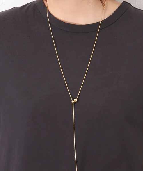 NOLLEY’S（ノーリーズ）の「ボールスライドY字ネックレス（ネックレス・レディース・シルバー/ゴールド・FREE）」の4枚目の写真