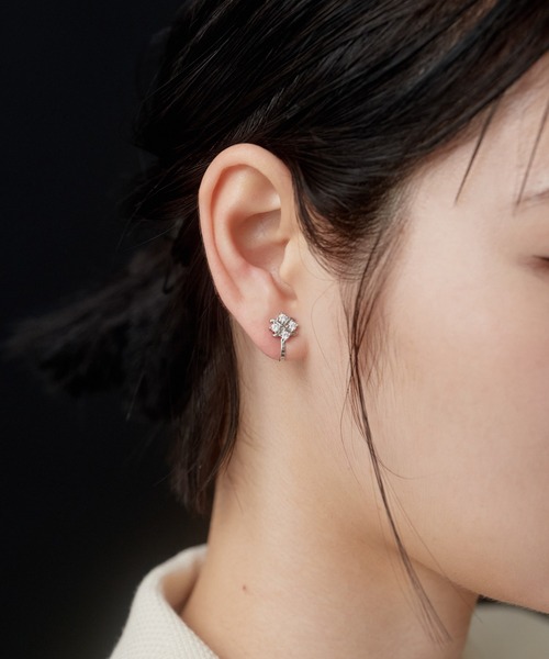 novice（ノーヴィス）の「【novice】Cross CZ Earring（イヤリング・レディース・シルバー/ゴールド・FREE）」の10枚目の写真