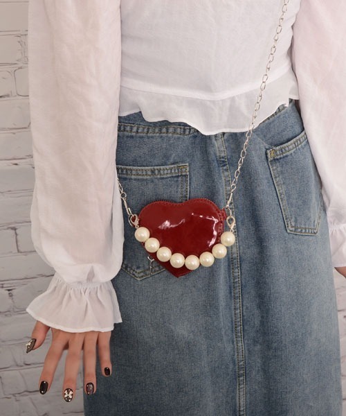 VIBGYOR Women（ヴィブジョー　ウィメン）の「【float】ハートモチーフ シルバーチェーン パール ショルダーバッグ/ハンドバッグ（ショルダーバッグ・レディース・ブラック/シルバー/レッド/ピンク・FREE）」の3枚目の写真