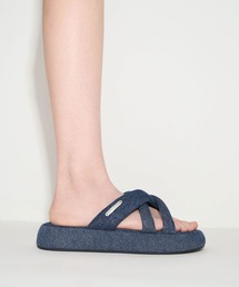 CHARLES & KEITH | パッフィー クロスオーバーストラップスライドサンダル(サンダル)