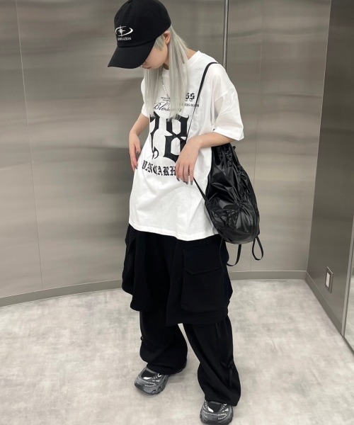 Never mind the XU / Chikashitsu+(ネバーマインド ザ エックスユー / チカシツプラス)の「韓国ファッション nmtc + エヌエムティーシープラス number design tee 半袖Tシャツ 半袖トップス ロゴTシャツ オーバーサイズ プリントTシャツ 韓国ファッション 韓国ストリート ストリートファッション(Tシャツ/カットソー・メンズ・ホワイト/ブラック・ONE SIZE)」の5枚目の写真