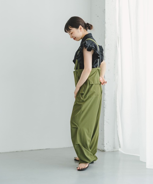 ITEMS URBANRESEARCH（アイテムズ アーバンリサーチ）の「フリルショートブラウス（シャツ/ブラウス・レディース・ストライプ/ブラック・FREE）」の8枚目の写真