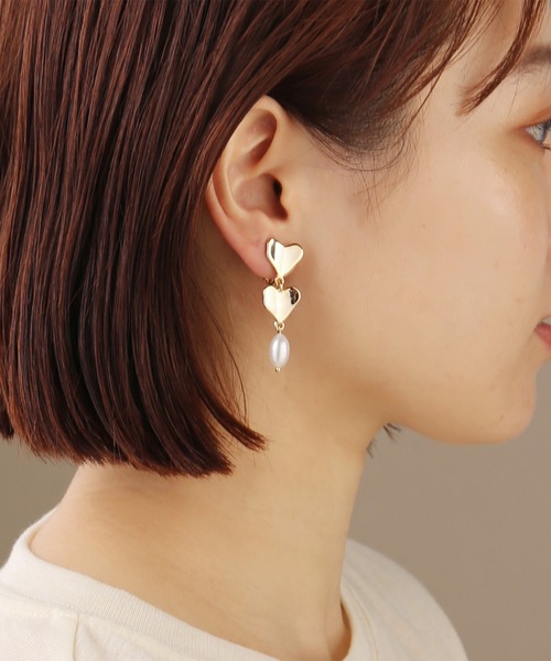 moichou（モイシュ）の「[moichou]淡水パールダブルハートイヤリング（イヤリング・レディース・ゴールド・ONE SIZE）」の3枚目の写真