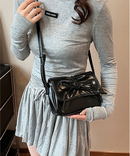 LA VORAGINE(ラ ヴォラジネ)の「リボン 2wayスクエアショルダーバッグ(ショルダーバッグ・レディース・ブラック/ワイン/シルバー/ピンク/ホワイト・FREE)」の9枚目の写真