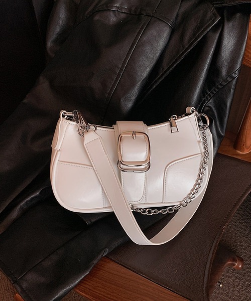 TELFARホワイト ショルダーバッグ 合成皮革 ロゴ入り TELFAR（テルファー） ホワイト（白）系 - 海外通販のBUYMA