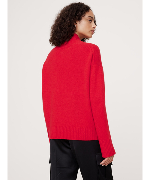 Banana Republic（バナナリパブリック）の「オーバーサイズ ミッドウェイト カシミヤ タートルネックセーター（ニット/セーター・レディース・ブラウン系その他/アイボリー/ブラウン/その他/グリーン/ライトブルー/ブラック/レッド/ライトグレー/コバルトブルー/ブラウン系その他2/ワイン/カーキ/オフホワイト/パープル系その他/レッド系その他・L/M/S/XS）」の21枚目の写真
