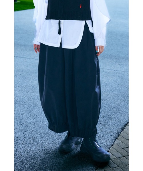 nagonstans(ナゴンスタンス)の「6/4クロス タックバルーンスカート(スカート・レディース・ブラック/ライトベージュ/レッド・SMALL/MEDIUM)」の2枚目の写真