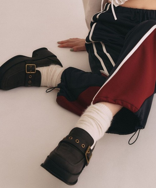 FOREVER 21(フォーエバー トゥエンティーワン)の「【2024FW】ベルトローファー(ローファー・レディース・ブラウン/ブラック・MEDIUM/LARGE/X-LARGE)」の1枚目の写真