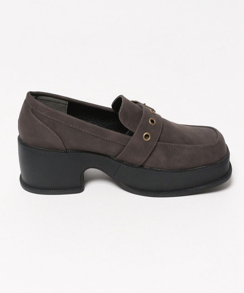 FOREVER 21(フォーエバー トゥエンティーワン)の「【2024FW】ベルトローファー(ローファー・レディース・ブラウン/ブラック・MEDIUM/LARGE/X-LARGE)」の4枚目の写真