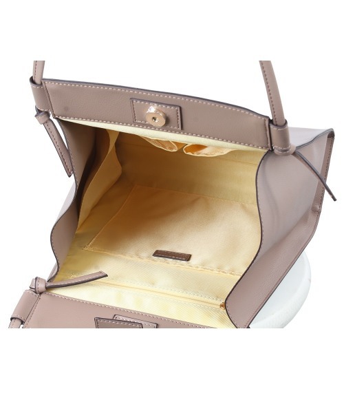 12Twelve Agenda（トゥエルブ　アジェンダ）の「【A4収納可】【裏地が可愛い】軽量リングベルトA4バッグ（トートバッグ・レディース・ベージュ/グレイッシュベージュ/チャコールグレー・FREE）」の4枚目の写真