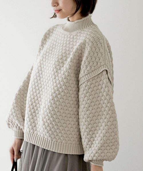 rps（アールピーエス）の「スケールあみハイネックニットプルオーバー（ニット/セーター・レディース・ラベンダー/アイボリー/マスタード/ライトベージュ・フリー）」の2枚目の写真