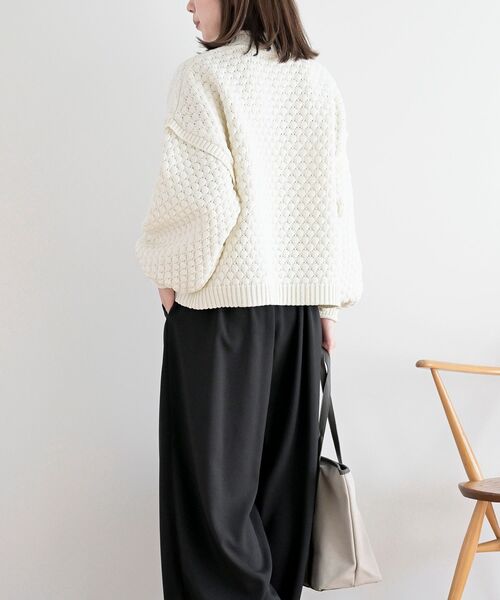 rps（アールピーエス）の「スケールあみハイネックニットプルオーバー（ニット/セーター・レディース・ラベンダー/アイボリー/マスタード/ライトベージュ・フリー）」の6枚目の写真