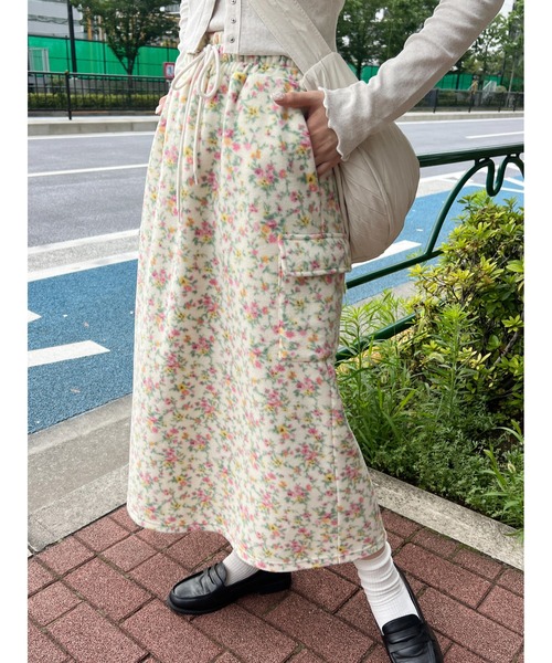 WC（ダブル シー）の「リトルフラワーカーゴロングスカート（スカート・レディース・アイボリー/ピンク・FREE）」の7枚目の写真