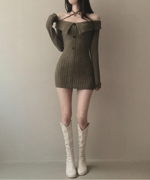 SHEENA(シーナ)の「クロスネックオフショルワイドリブニットワンピース(ワンピース・レディース・ブラック/カーキ・M)」の20枚目の写真
