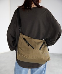 &MARKS（アンドマークス）の「N2【ポケット多数・２WAY】ナイロンショルダーバッグ（ショルダーバッグ）」