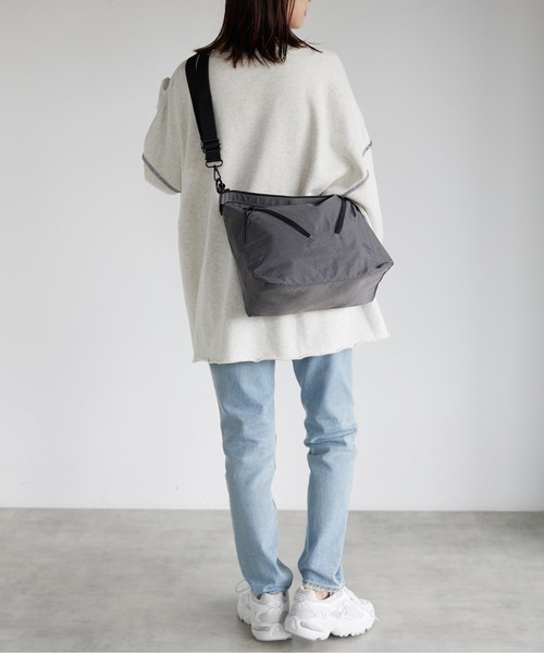 sinoon ショルダーバッグ Logo Tote Bag 2color 2WAY 大容量 sinoon(シヌーン) バッグ・カバン(レディース) - 海外通販のBUYMA
