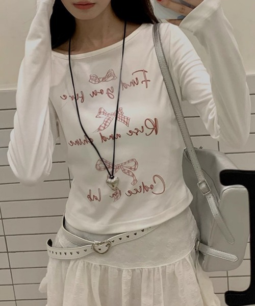 Vipoa(ヴィポア)の「リボンプリントカットソー(Tシャツ/カットソー・レディース・ブラック/ホワイト・FREE)」の5枚目の写真