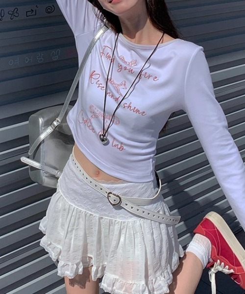 Vipoa(ヴィポア)の「リボンプリントカットソー(Tシャツ/カットソー・レディース・ブラック/ホワイト・FREE)」の6枚目の写真