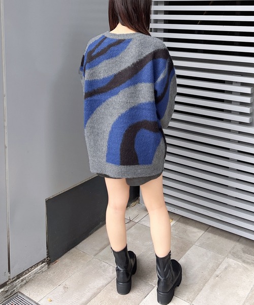 INGNI(イング)の「3色マーブル柄シャギーニットプルオーバー(ニット/セーター・レディース・グリーン/ブラック×ホワイト/グレー系4/ブラック系その他・M)」の22枚目の写真