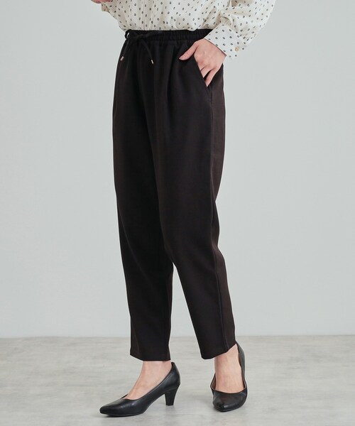SHOO・LA・RUE（シューラルー）の「◆【S-3L/洗える】楽してきちんときれい見え イージーテーパードパンツ（その他パンツ・レディース・チャコールグレー/ブラック/ブラウン系・01/02/03/04/05）」の2枚目の写真