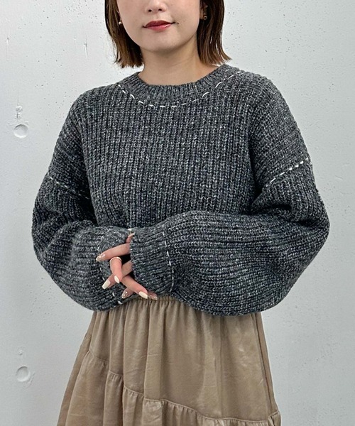 archives（アルシーヴ）の「配色ステッチメランジショートニット（ニット/セーター・レディース・ブラック/グレー/ブルー/オレンジ・MEDIUM）」の2枚目の写真