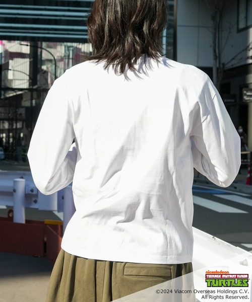 JEANS MATE（ジーンズメイト）の「【ミュータント タートルズ】ニンジャタートルズ プリントロンT（Tシャツ/カットソー・メンズ・ホワイト/スミクロ/オフホワイト/ブラック・X-LARGE/LARGE/MEDIUM）」の22枚目の写真