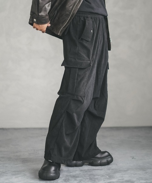 Shoowtime（ショウタイム）の「knee tuck corduroy cargo pants / ニータックコーデュロイカーゴパンツ（カーゴパンツ・メンズ・グレー/ブラック・X-LARGE/LARGE/MEDIUM）」の4枚目の写真