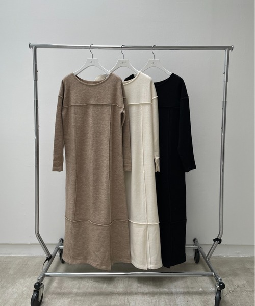 Amiur(エミレ)の「round neck relax touch ops / ラウンドネックリラックスタッチワンピース(ワンピース・レディース・ブラック/アイボリー/ベージュ・FREE)」の3枚目の写真
