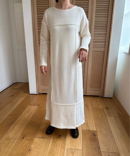 Amiur(エミレ)の「round neck relax touch ops / ラウンドネックリラックスタッチワンピース(ワンピース・レディース・ブラック/アイボリー/ベージュ・FREE)」の4枚目の写真