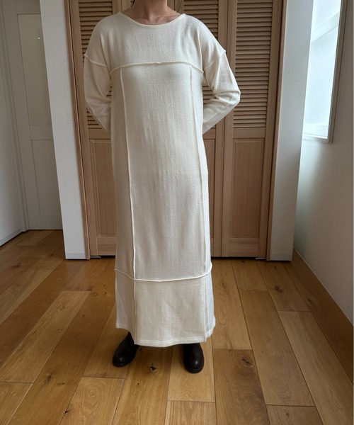 Amiur(エミレ)の「round neck relax touch ops / ラウンドネックリラックスタッチワンピース(ワンピース・レディース・ブラック/アイボリー/ベージュ・FREE)」の5枚目の写真