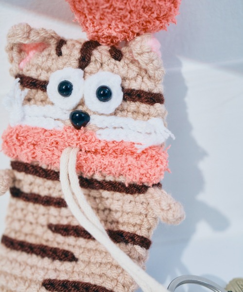 macaroni edge（マカロニエッジ）の「〈macaroni edge/マカロニエッジ〉毛糸のマスコット キーケース ネコ（キーケース/キーアクセサリー・レディース・ブラウン/グレー/ブラック・ONE SIZE）」の16枚目の写真