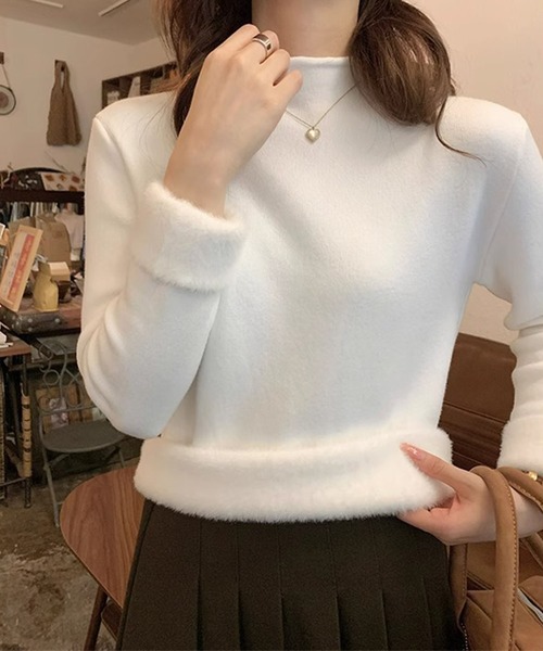 aimoha(アイモハ)の「裏起毛モックネックトップス(Tシャツ/カットソー・レディース・ブラック/ライトグレー/ベージュ/ホワイト/グリーン/ライトベージュ・FREE)」の2枚目の写真
