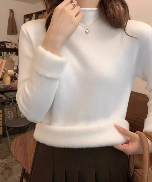 aimoha(アイモハ)の「裏起毛モックネックトップス(Tシャツ/カットソー・レディース・ブラック/ライトグレー/ベージュ/ホワイト/グリーン/ライトベージュ・FREE)」の12枚目の写真
