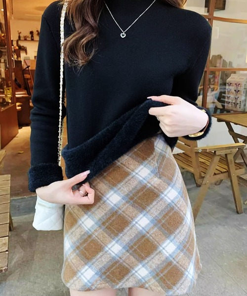 aimoha(アイモハ)の「裏起毛モックネックトップス(Tシャツ/カットソー・レディース・ブラック/ライトグレー/ベージュ/ホワイト/グリーン/ライトベージュ・FREE)」の15枚目の写真
