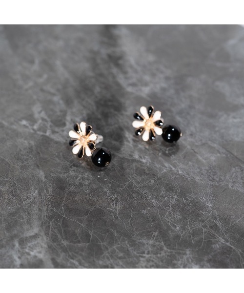 tone（トーン）の「【Agaro】No.263p　フラワー　天然石　ピアスアレルギー対応　サージカルステンレス(MA)（ピアス（両耳用）・レディース・その他3/イエロー/ブラック/グリーン/その他5/その他6/その他2/ブラウン/その他7/その他8/その他9/その他10/その他11・FREE）」の6枚目の写真