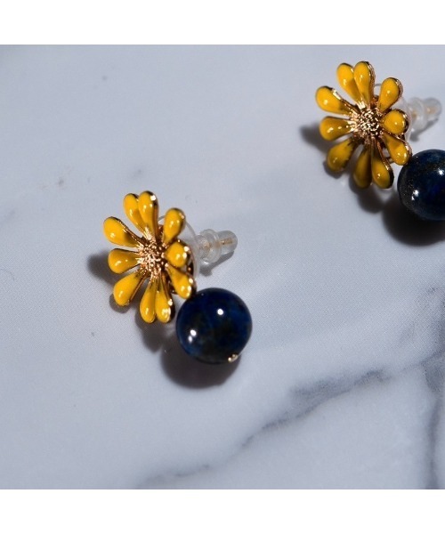 tone（トーン）の「【Agaro】No.263p　フラワー　天然石　ピアスアレルギー対応　サージカルステンレス(MA)（ピアス（両耳用）・レディース・その他3/イエロー/ブラック/グリーン/その他5/その他6/その他2/ブラウン/その他7/その他8/その他9/その他10/その他11・FREE）」の4枚目の写真