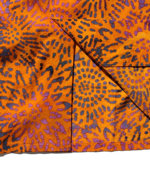 BEAMS PLUS（ビームスプラス）の「バティック プリント オープンカラー シャツ（シャツ/ブラウス・メンズ・オレンジ/グリーン・S/L/M/XL）」の8枚目の写真