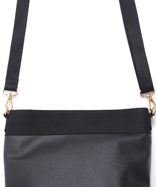 Arnold Palmer（アーノルドパーマー）の「フェイクレザー ショルダーバッグ（ショルダーバッグ・レディース・ベージュ/ブラック・F）」の13枚目の写真