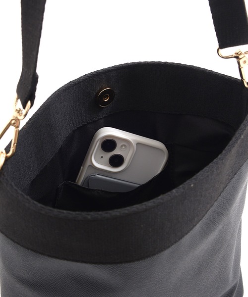 Arnold Palmer（アーノルドパーマー）の「フェイクレザー ショルダーバッグ（ショルダーバッグ・レディース・ベージュ/ブラック・F）」の18枚目の写真