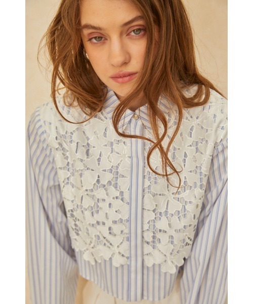 Estella.K(エステラケー)の「Josie Blouse Lace Blouse クロップレースシャツ(シャツ/ブラウス・レディース・サックスブルー/ホワイト・FREE)」の17枚目の写真