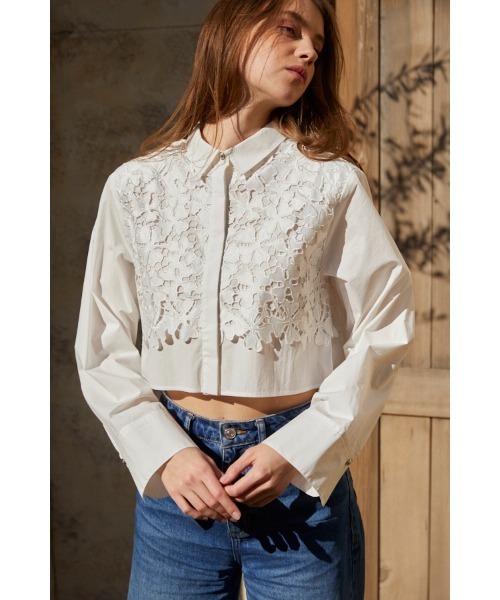 Estella.K(エステラケー)の「Josie Blouse Lace Blouse クロップレースシャツ(シャツ/ブラウス・レディース・サックスブルー/ホワイト・FREE)」の7枚目の写真