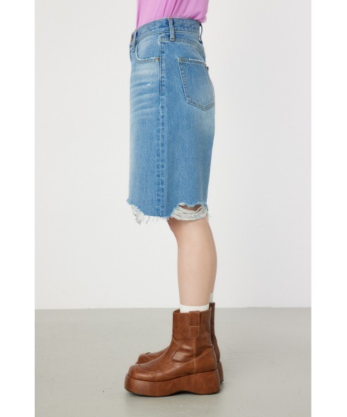 RODEO CROWNS WIDE BOWL(ロデオクラウンズワイドボウル)の「ダメージDENIM バミューダパンツ(デニムパンツ・レディース・ブラック/ブルー・SMALL/MEDIUM)」の18枚目の写真
